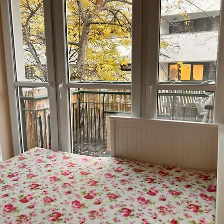 Trainstation Apartmans Pressburg-paris