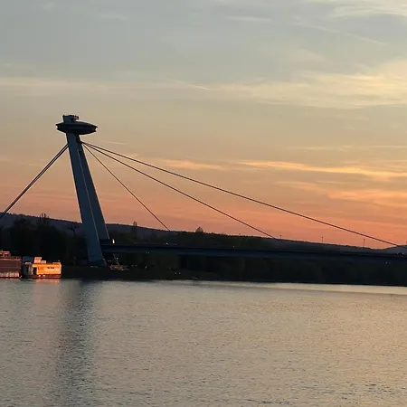 Trainstation Apartmans Pressburg-paris